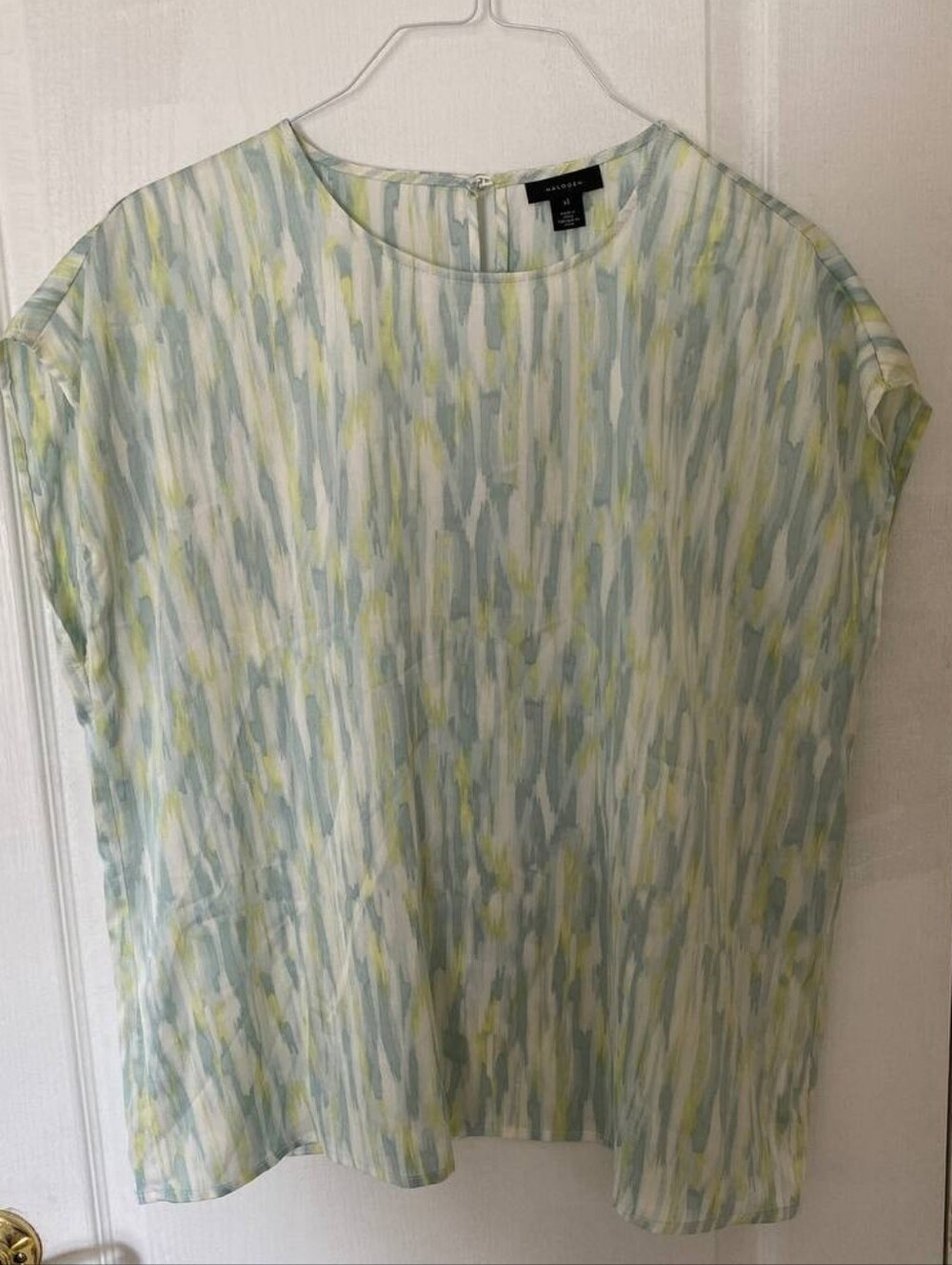 Nordstrom Halogen Green Patterned Short Sleeve Blouse with Back Button Size XL